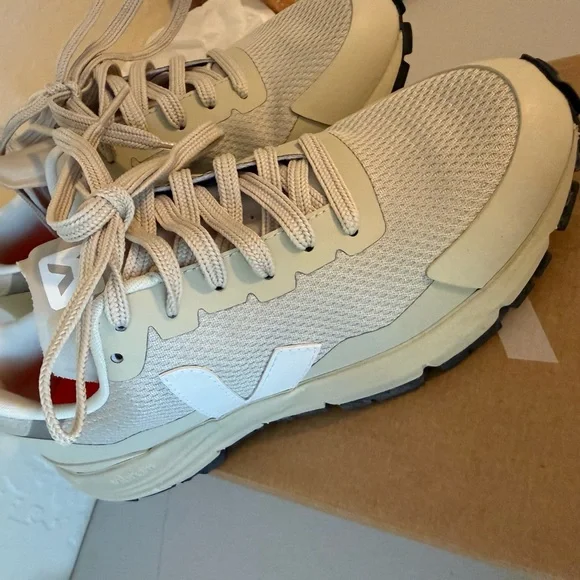 Women's VEJA Dekkan Trail Shoes - Picture 4 of 11